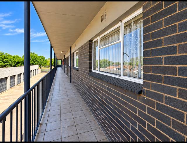 2 BEDROOM FLAT FOR SALE IN THREE RIVERS